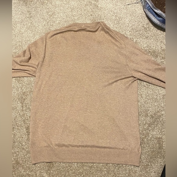Old Navy Men’s V Neck Sweater - Picture 2 of 2